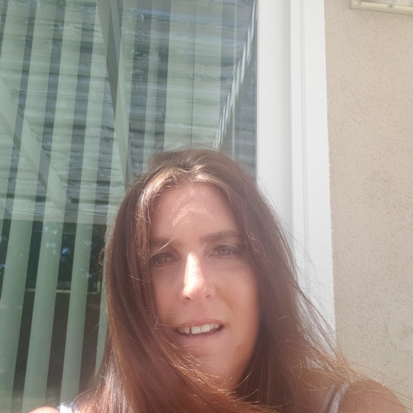 Meet your Posher, Bari - Picture 1 of 1